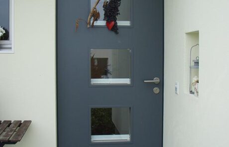 haustuer-lackiert-mit-glas-obfelden Haustür