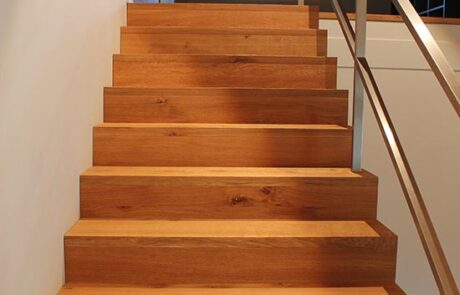 treppe-innenausbau-eiche-massiv-eriswil Holztreppe